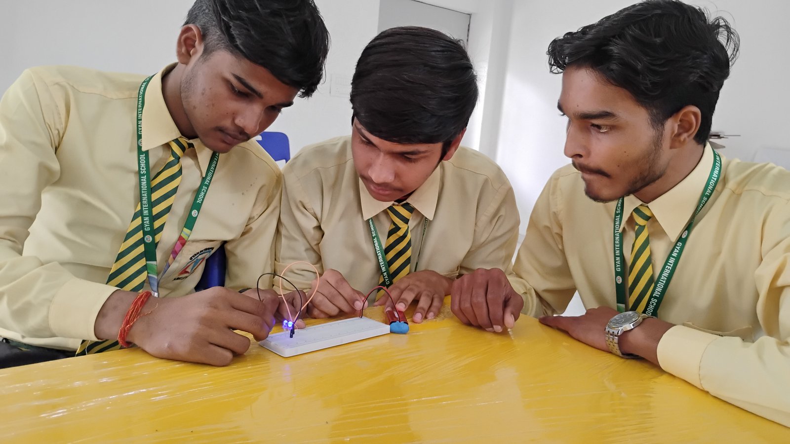 Indian school students collaboratively transforming an idea into a physical prototype in the Innoverse innovation lab